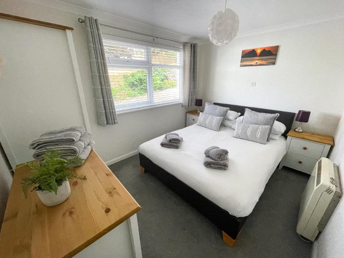 2 Chatsworth Riverscape Apartments - Peaceful Apartment In Great Location With Free Parking Overlooking The Gannel Just A Short Walk From Newquays Incredible Beaches And Local Amenities นิวคีย์ ภายนอก รูปภาพ