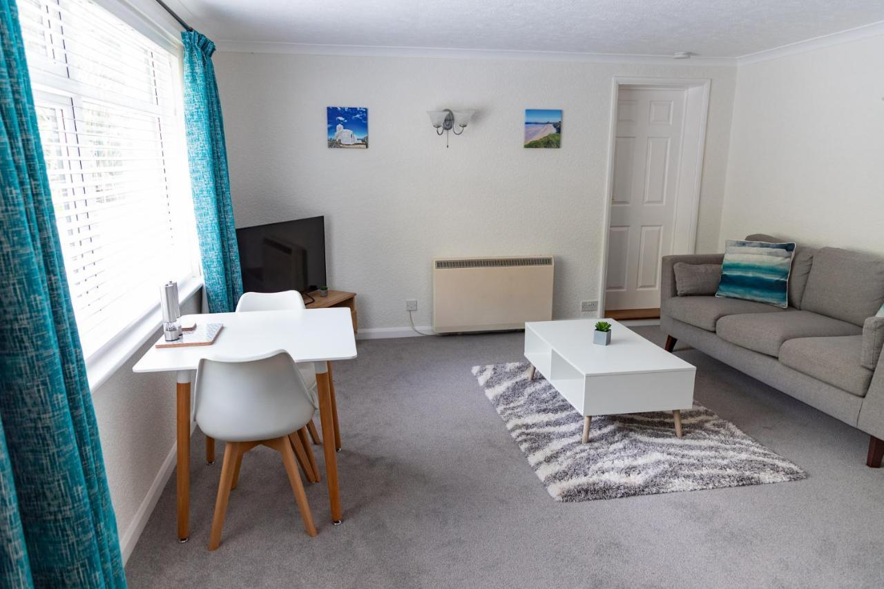 2 Chatsworth Riverscape Apartments - Peaceful Apartment In Great Location With Free Parking Overlooking The Gannel Just A Short Walk From Newquays Incredible Beaches And Local Amenities นิวคีย์ ภายนอก รูปภาพ